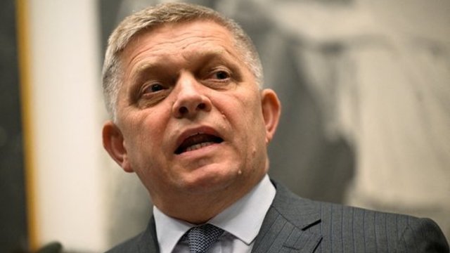 EK garantavus paramą Slovakijai – R. Fico nusileido: šalis pritarė 18-ajam sankcijų Rusijai paketui