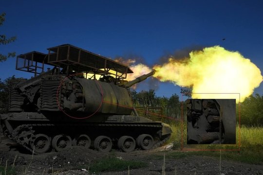Vėl juokina pasaulį: šiuolaikinei Rusijos artilerijai – mediniai šarvai