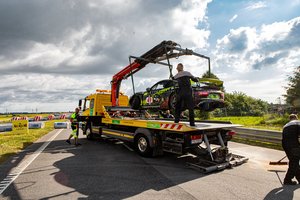 Lenktynių savaitgalyje jau gausu sėkmės istorijų: komandos krito ir vėl grįžo į trasą