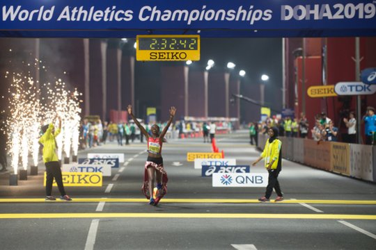 Lengvąją atletiką drebina skandalas – maratono rekordininkė įklimpo į dopingo istoriją