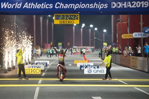 Lengvąją atletiką drebina skandalas – maratono rekordininkė įklimpo į dopingo istoriją