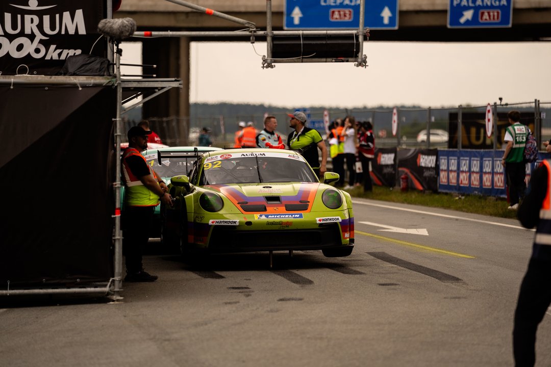 Kvalifikacijoje dalyviai dalijosi rytojaus lenktynių startines pozicijas.<br>G.Bitvinsko nuotr.