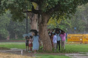 Indiją talžo audros ir žaibai: nutrenkė mažiausiai 33 žmones