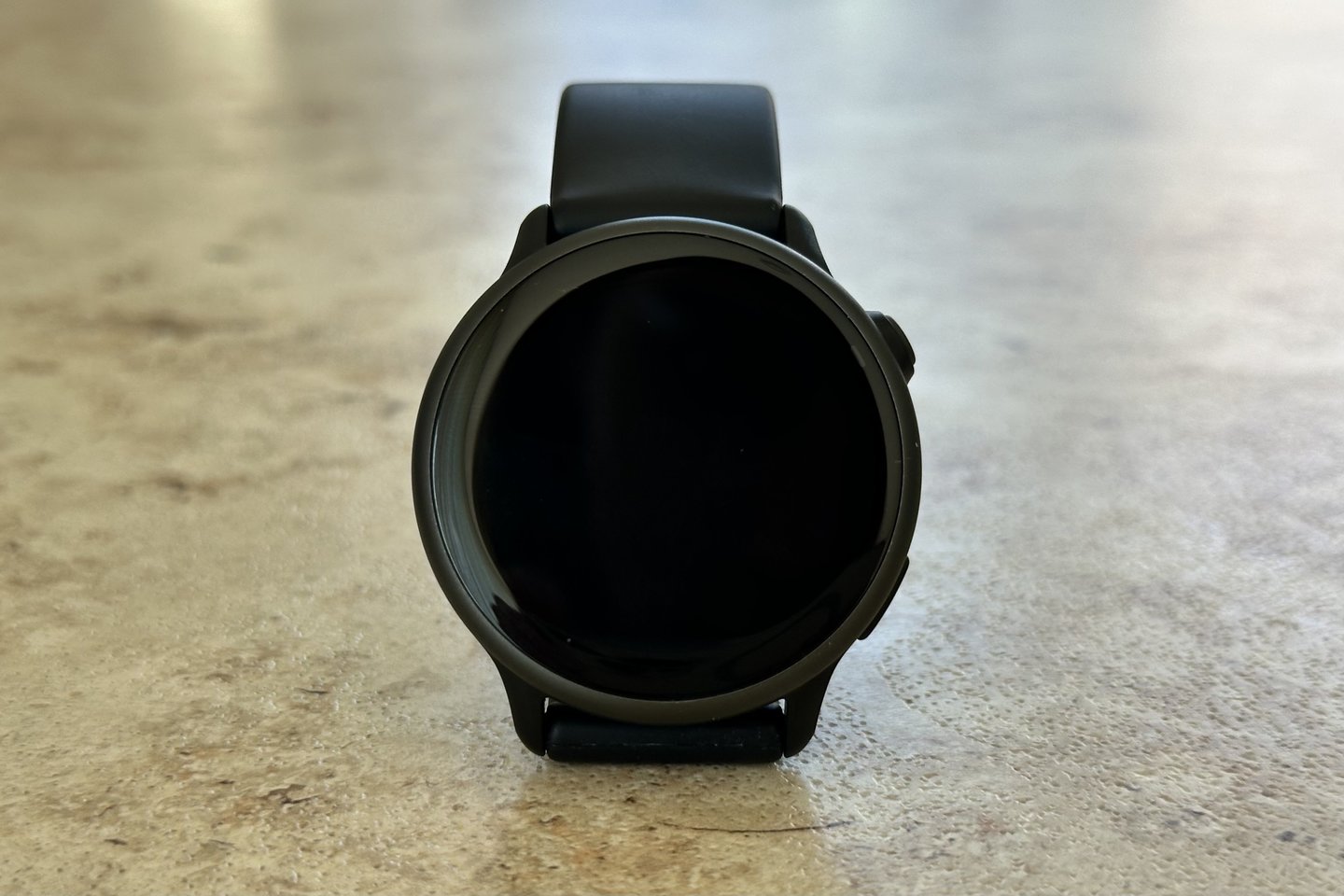 Balandžio mėnesį „Garmin“ pristatė naują sportinį išmanųjį laikrodį „Vivoactive 6“.<br>J. Kurmauskaitės nuotr.