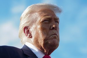 D. Trumpas tikisi, kad netrukus „Hamas“ paleis 10 įkaitų