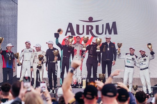 Dramatiškose „Aurum 1006 km“ lenktynėse pergalę šventė tik iš lietuvių sudaryta komanda