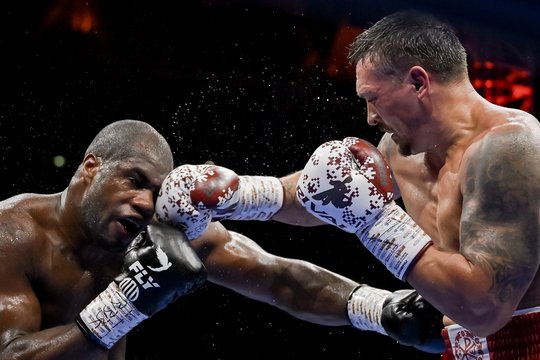 Legenda: D. Dubois nokautavęs O. Usykas tapo neginčijamu sunkiasvorių čempionu