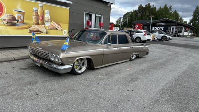 Automobilis – lyg iš filmo: štai taip gatvėmis rieda „raggare“ paverstas antikvarinis „Chevrolet Impala“