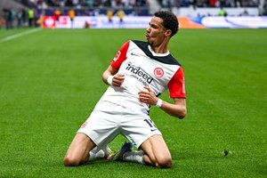 Anglijos čempionai už 15 įvarčių Vokietijos lygoje pelniusį puolėją kloja 90 milijonų eurų