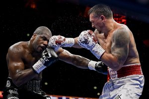 Pasaulio sporto savaitė: planetos rekordininkės problemos, triuškinama T. Pogačaro persvara ir futbolininkių kovos