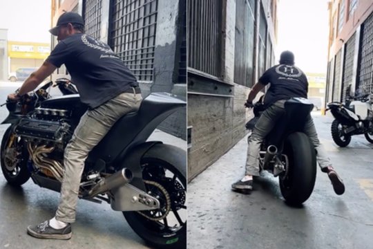  Sukūrė tikrą monstrą: pristato unikalų motociklą „Ferrari“