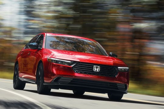 Be problemų įveikia šimtus tūkstančių kilometrų: 5 patikimiausi automobiliai 
