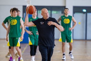R. Kurtinaitis paaiškino, kiek laiko planuoja turėti visus 15 rinktinės kandidatų ir kodėl subyrėjo kadaise jo treniruotas „Wolves“