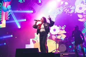 Aludarių diena Kaune: tūkstančiai šėlo dainuodami Džordanos Butkutės dainas