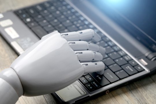 Ar turėtume išsaugoti iki DI egzistavusį internetą – kol jis nėra užterštas?
