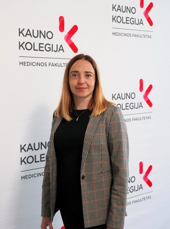 Kauno kolegijos Medicinos fakulteto lektorė Evelina Lamsodienė.<br>Kauno kolegijos nuotr.