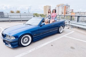 Grupės „Vyšnios“ naujos dainos vaizdo klipe – garsusis Šiaulių „Pietinis“ ir kelių eismo taisyklių pažeidimai