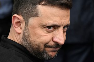 Paaiškino šokiruojantį V. Zelenskio sprendimą: yra dvi esminės priežastys