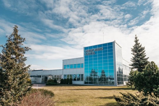 „Forbes“: Klaipėdoje gamyklą valdanti „Philip Morris International“ neutralumo klimatui reitingo lyderė