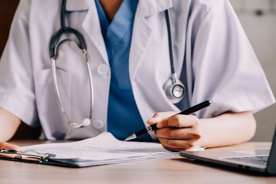 Jungtinės Karalystės medikai surengs masinį 5 dienų streiką