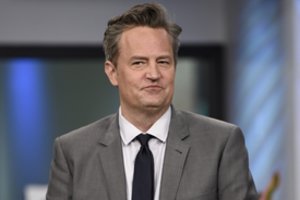 „Draugų“ žvaigždės Matthew Perry mirties byloje – naujas posūkis: aiškėja kaltininkai