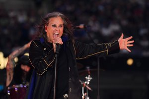 Kelios dienos iki mirties: Ozzy Osbourne'as dar mėgavosi rytu su šeima, kaimynai prabilo, ką matė