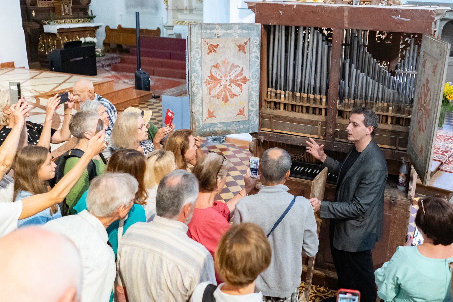 Liepos 31 d.–rugpjūčio 23 d. koncertuoti į Tarptautinį Kretingos senosios muzikos festivalį atvyks aukščiausio lygio istorinio muzikos atlikimo specialistai iš JAV, Belgijos, Prancūzijos, Italijos, Ispanijos, Šveicarijos ir kitų šalių.