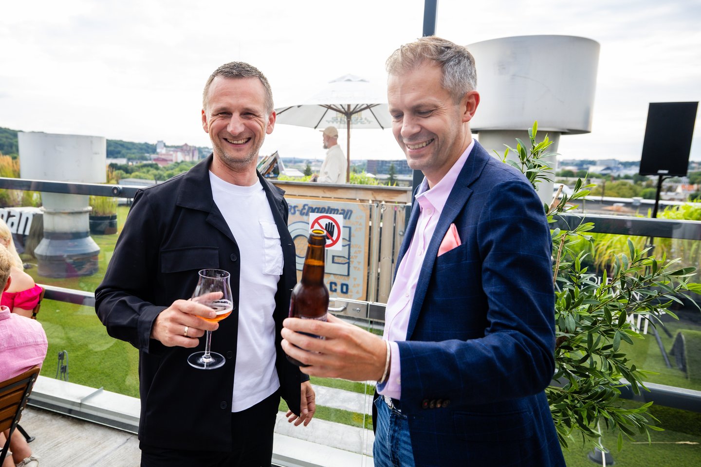 Rožinis, gaivus ir nealkoholinis – toks yra naujasis „Viena naktis Nidoje“ alaus skonis.