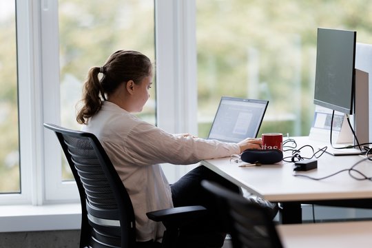 Pasakė, kaip atskiria profesionalus: kad esate niekam tikęs darbuotojas išduoda net tai, kaip rašote žinutes