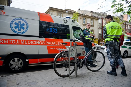 Telšiuose susidūrus paspirtukui ir dviračiui, sužalotas mažametis vaikas
