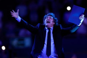 Reformų pjūklas – negailestingas: Argentinos lyderis biurokratiją paskelbė valstybės priešu