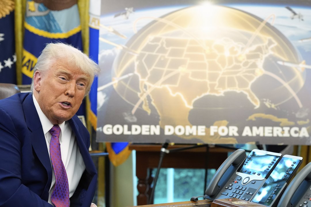 Pinigai – milžiniški, idėja – kosminė: D. Trumpo „Auksinio kupolo“ projektas virsta realybe
