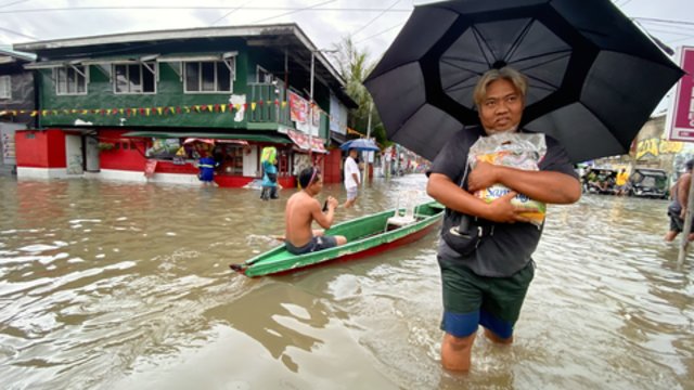 Skaičiuoja liūčių ir potvynių žalą Filipinuose: paveikė apie 3 mln. žmonių