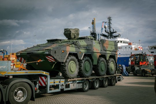 Vokiečių brigada toliau auga: į Lietuvą atvyko šarvuočiai „Boxer“