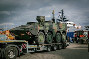 Vokiečių brigada toliau auga: į Lietuvą atvyko šarvuočiai „Boxer“