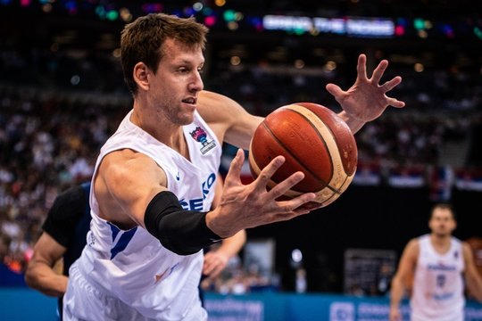 Čekijos rinktinė neįtraukė legendinio J. Vesely į besirengiančių „EuroBasket 2025“ žaidėjų sąrašą