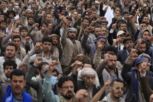 Sausros kamuojamame Irake šimtai žmonių protestuoja dėl vandens trūkumo