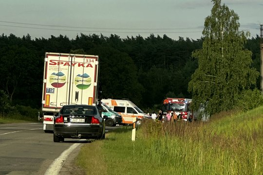 Šiauriniame Ukmergės aplinkkelyje susidūrė keturi automobiliai – sutriko eismas
