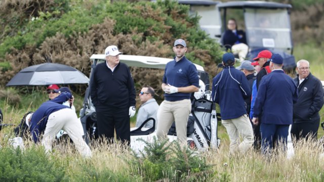 D. Trumpo vizitas Škotijoje suskaldė vietos bendruomenę: planuojamas protestas