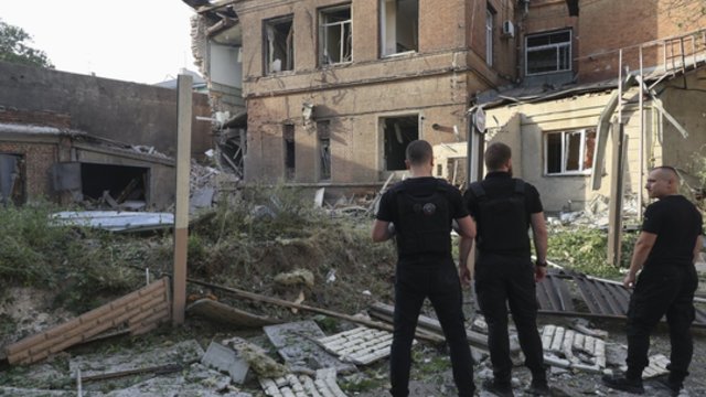 Charkive aidėjo nauji Rusijos dronų ir raketų smūgiai: neišvengta sužeistųjų