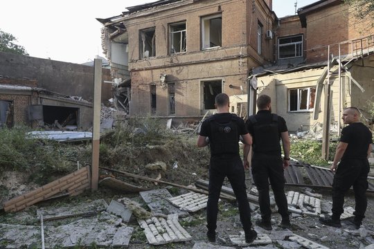 Charkive aidėjo nauji Rusijos dronų ir raketų smūgiai: neišvengta sužeistųjų