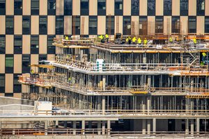 Darbo inspekcija stiprins kontrolę įmonėse, kuriose kyla pavojus nukristi iš aukščio