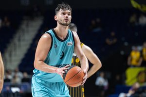 „Vilkuose“ vietos neatradęs D. Baslykas grįžta: vėl vilkės „Šiaulių“ marškinėlius