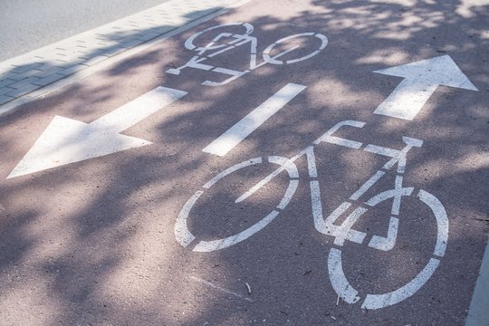 Vilniuje girto vyro vairuojama „Toyota“ lėkė dviračių taku ir sužalojo ten stovėjį vyrą