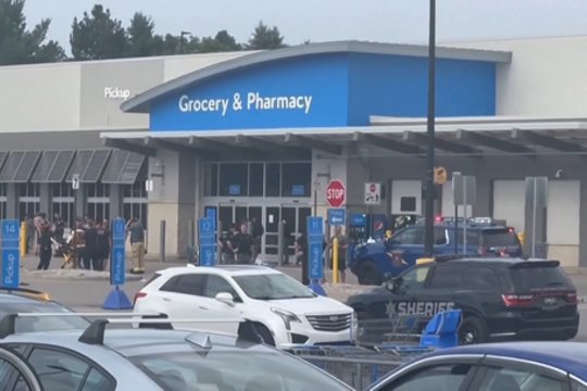 Brutalus incidentas JAV prekybos centre: peiliu siautėjęs vyras sužeidė mažiausiai 11 žmonių