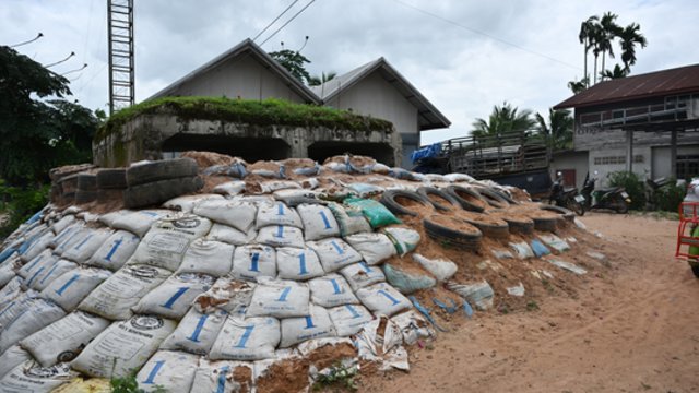 Pokalbiai su D. Trumpu nepadėjo: Kambodžos ir Tailando pasienyje vėl vyksta mūšiai