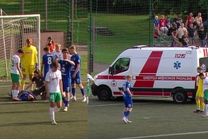 Šiurpi trauma Lietuvos futbolo rungtynėse – aikštėje pasirodė greitosos pagalbos automobilis