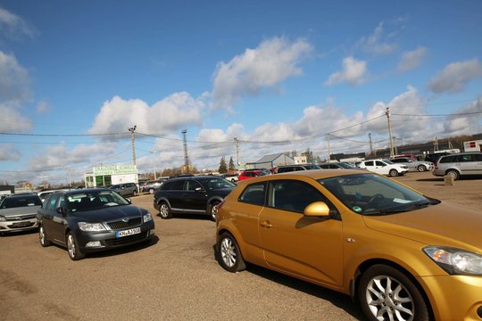 Garsus automobilių mechanikas paragino vairuotojus nebepirkti vieno tipo automobilių: kodėl?