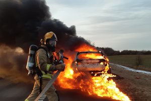 Par savaitgalį kilusius gaisrus sužalotas vienas žmogus