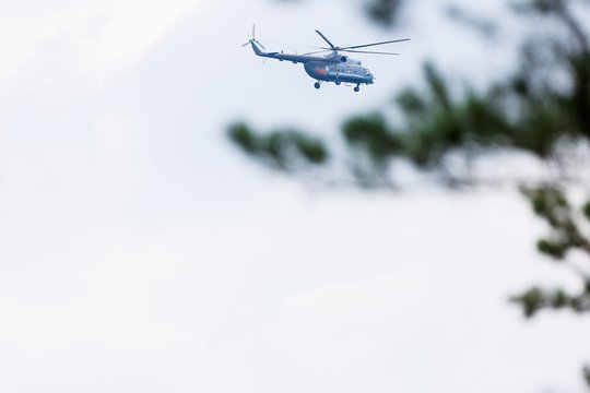 Tarnybos tęsia drono paieškas: užfiksuotas Kernavėje ratus sukantis kariuomenės sraigtasparnis